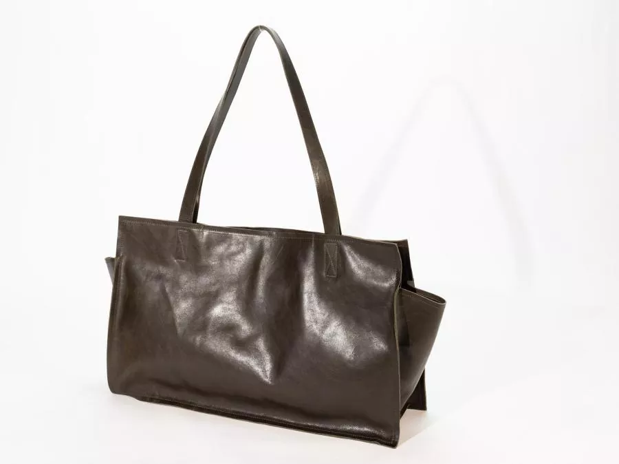 Factory-Direct Vintage Leather Tote Bag: Flip-Top Design with All- Season Versatility & Strict Quality Control